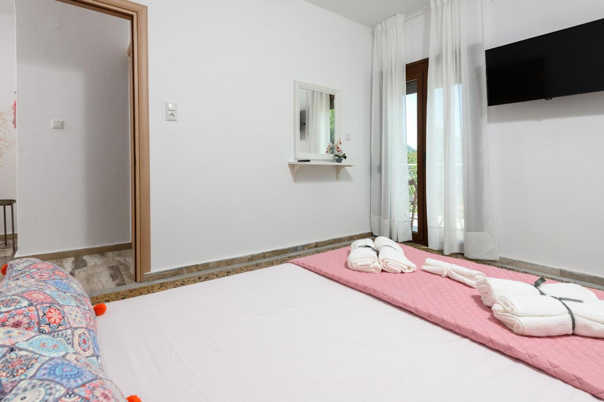 Whitegold Apartments Panagia 帕纳基雅 外观 照片